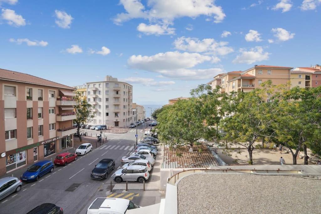 Charmant Appartement Vue Mer 7Eme - Plage 200M Marseille Exterior photo